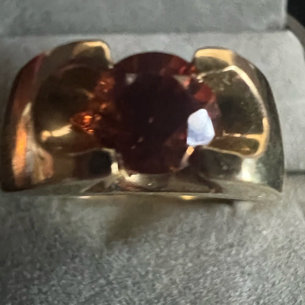 Vintage garnet 14k women’s ring